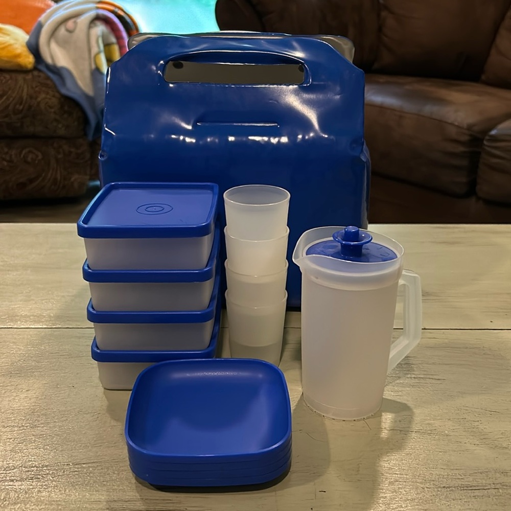 Vintage Tupperware picnic pack
